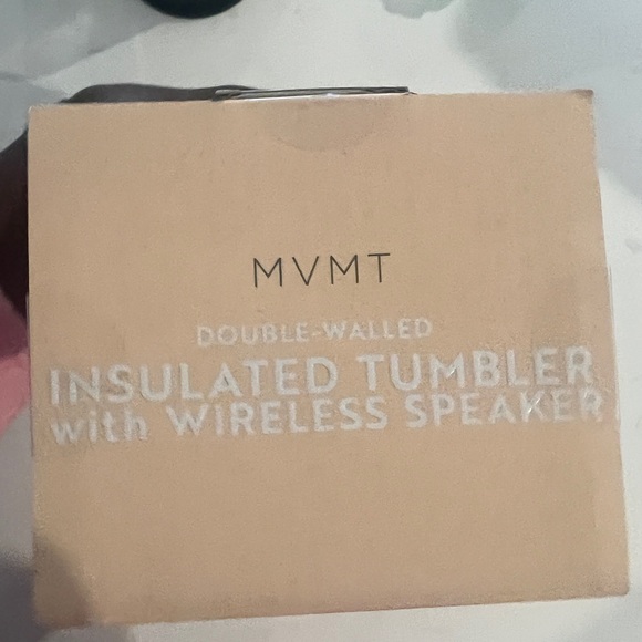 Insulated tumbler with blue tooth speaker . Also available in white - Picture 4 of 4